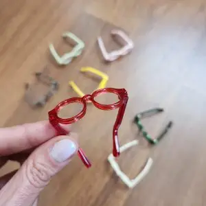figürler için gözlük